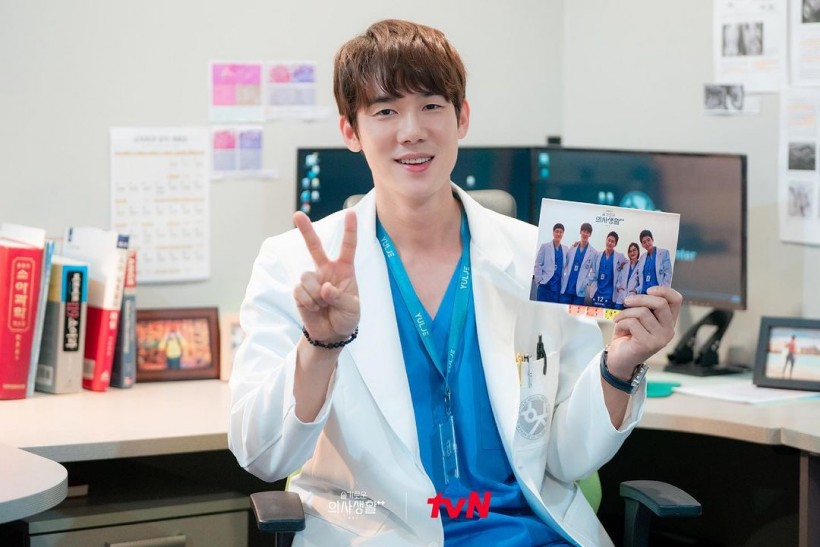 Yoo Yeon Seok Hospital Playlist 2