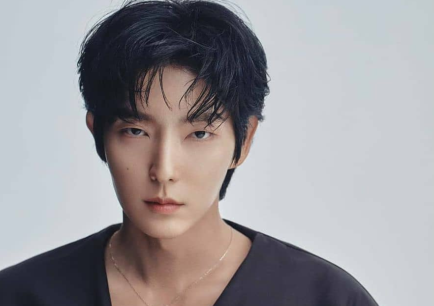 21 Lee Joon Gi Facts Including His Acting, Dating & Family Life