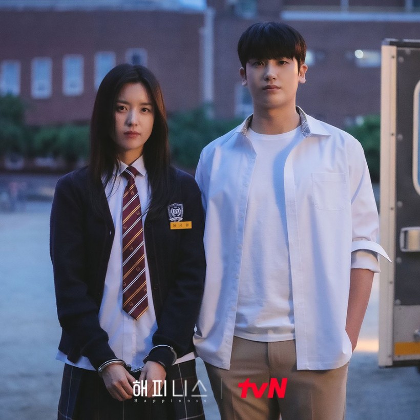 Park Hyung Sik, Han Hyo Joo’s Zombie Drama ‘Happiness’ Comes To Netflix