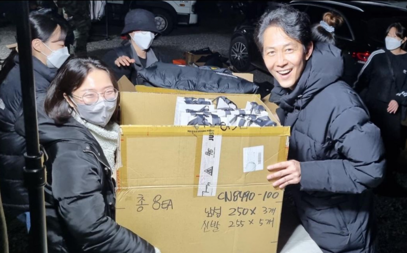 Artist Company Staff Receives Thoughtful Gifts from ‘Squid Game’ Actor Lee Jung Jae