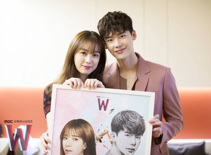 American Remake of Lee Jong Suk and Han Hyo Joo's 'W: Two Worlds' Gears Up  with Title 'Angel City' | KDramaStars