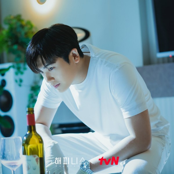 Park Hyung Sik, Drama Zombie Han Hyo Joo 'Happiness' Hadir di Netflix