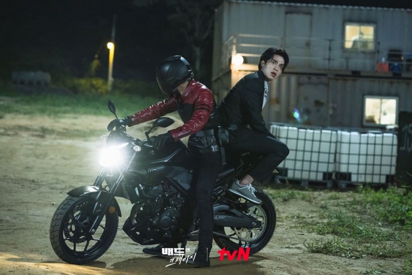 Wi Ha Joon and Lee Dong Wook in Bad and Crazy New Drama Still 