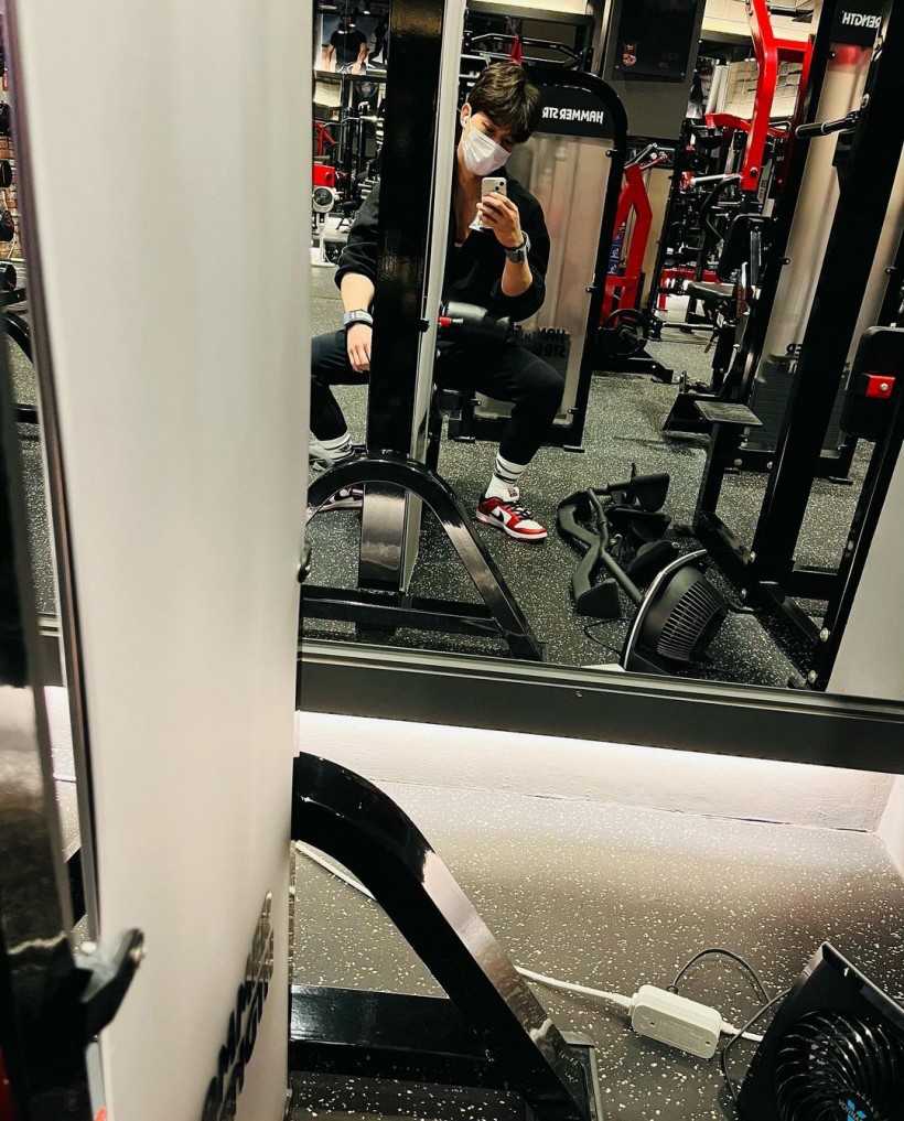 Song Kang Instagram Update: Actor Teases Biceps in New Gym Selfie
