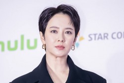 Amid Backlash, Song Ji Hyo Flaunts Stunning Pixie Cut at the 2021 Asia Artist Awards