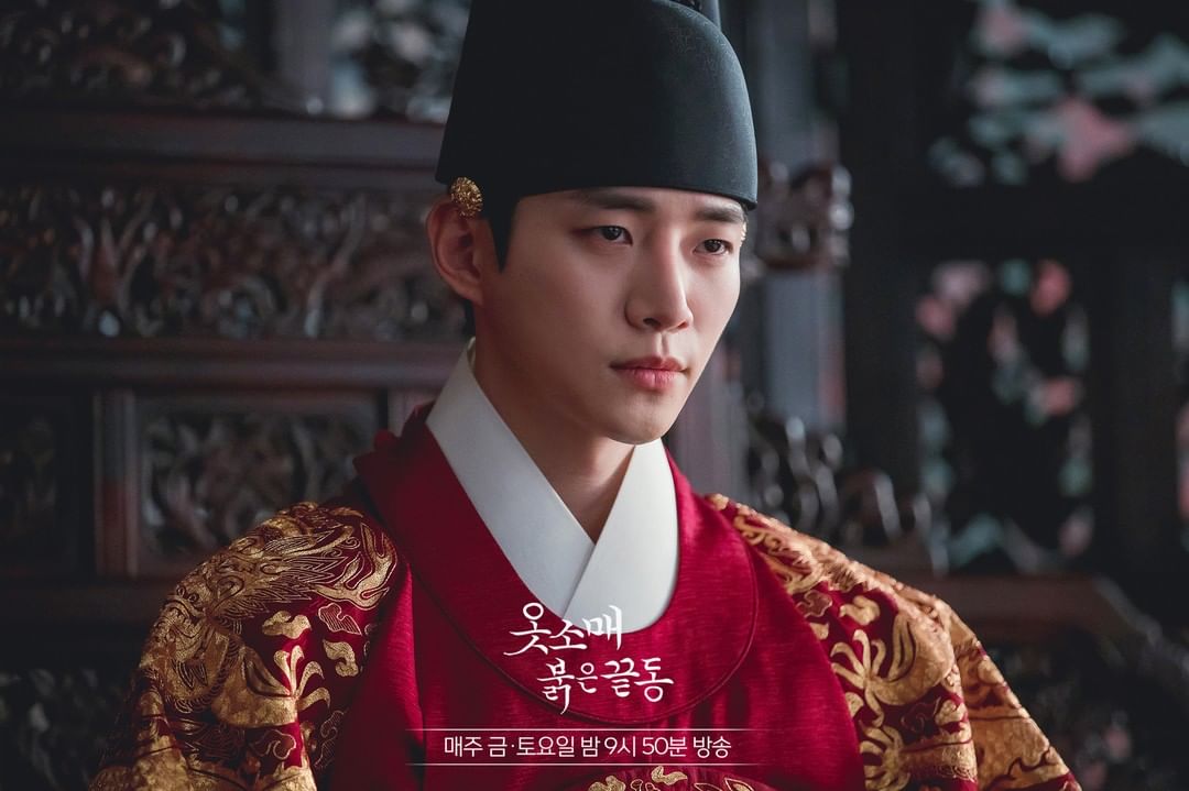 King the Land and Red Sleeve Crossover! : r/KDRAMA