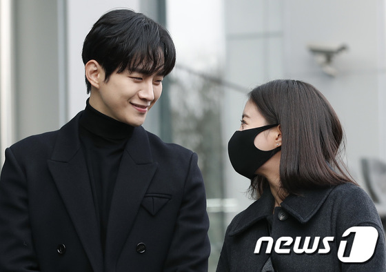 Lee Junho and Lee Se Young's First Photo Together After 'The Red Sleeve  Cuff' Filming Concluded | KDramaStars