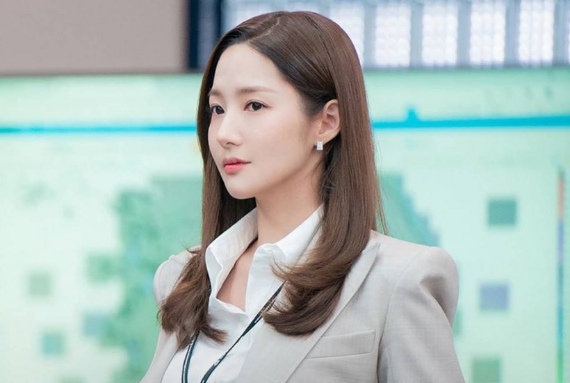 Park Min Young Transforms Into a Professional Weather Forecaster in New ‘Weather People: The Cruelty of Office Romance’ Stills