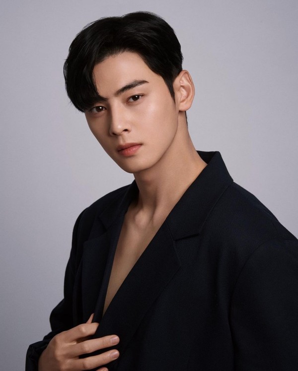 The only owner of true beauty” Fans swoon over ASTRO's Cha Eunwoo