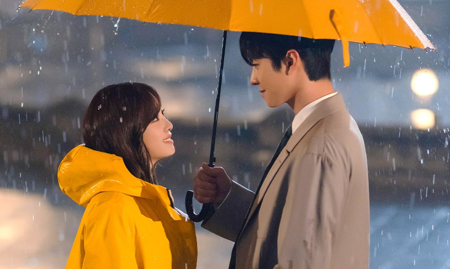 Ahn Hyo Seop and Kim Se Jeong Share a Sweet Moment Under the Pouring Rain in New SBS Drama &#39;A Business Proposal&#39; | KDramaStars