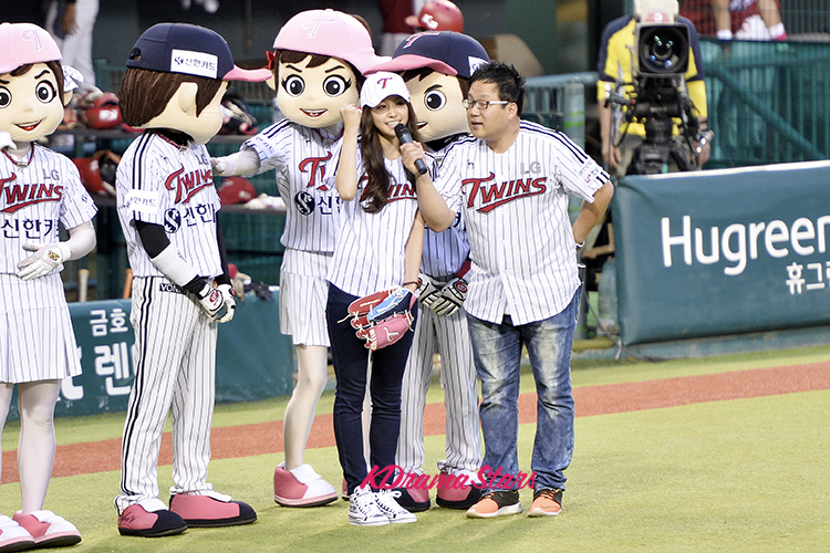 Letters reading Corona 19 Out are seen on the cap of LG Twins baseball  team's infielder Moon Bo-gyeong as a part of campaign to overcome the  coronavirus before the intrasquad baseball game