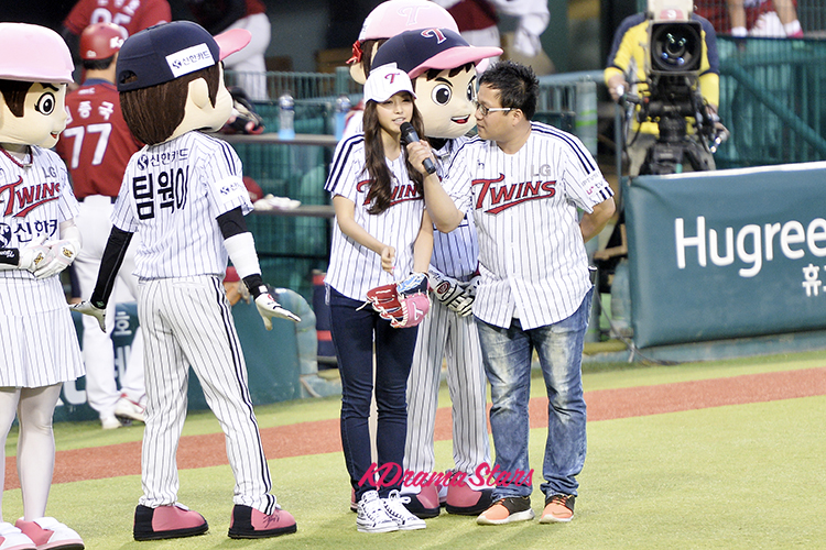 iKON CHAN to throw the first pitch for LG Twins VS Lotte Giants