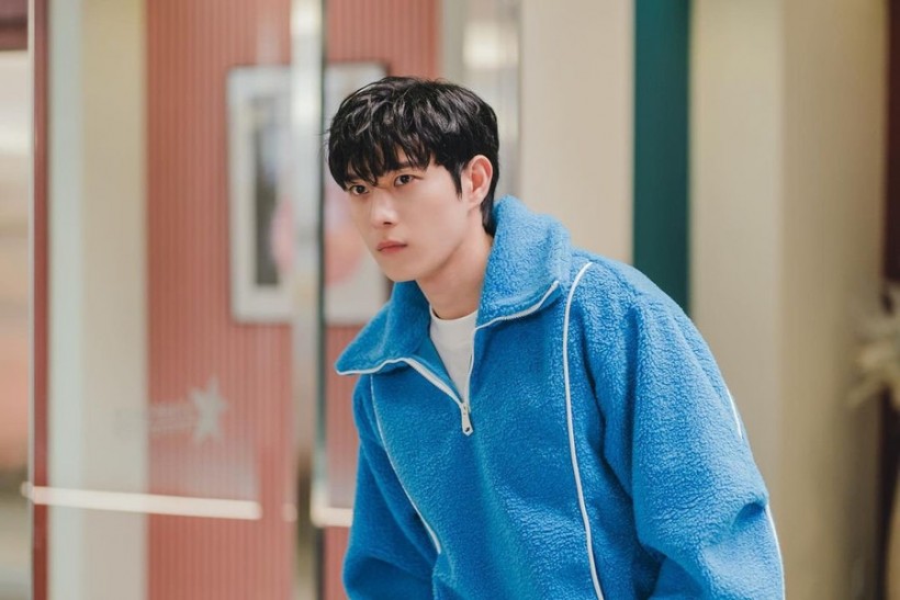 Kim Young Dae Shows Off Natural Allure As Top Actor in New Drama With Lee Sung Kyung
