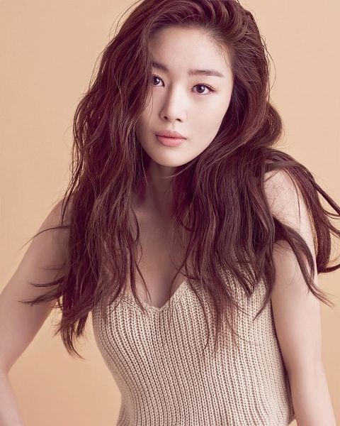 Han Sun Hwa Workout Routine 2022: ‘Work Later, Drink Now’ Star’s Secret to a Hot Body