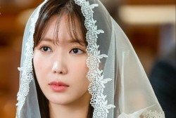 ‘Woori The Virgin’ First Look: Im Soo Hyang Finds Herself in Serious Predicament That Can Change Her Life