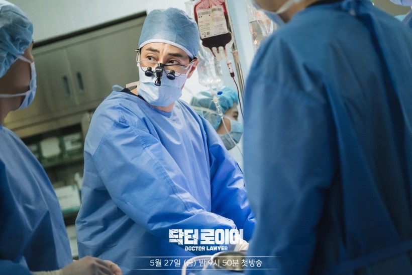 So Ji Sub Transforms Into Respected Surgeon in New Drama ‘Dr Lawyer’