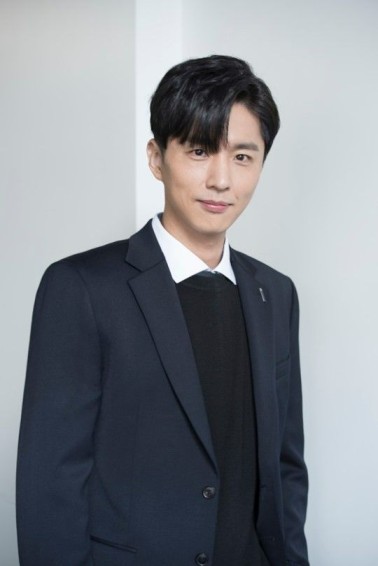 Shin Dong Wook Relationship Status 2022: Is ‘Woori The Virgin’ Actor Married to Non-Celeb Partner