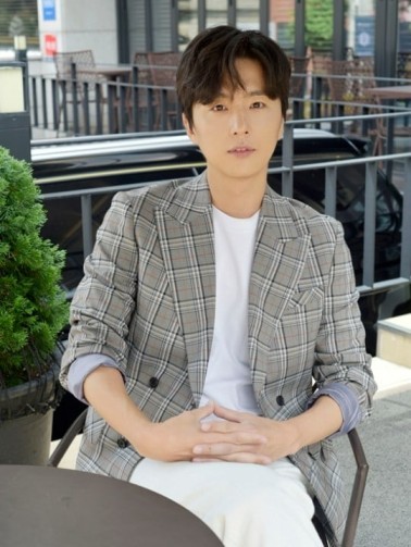 Shin Dong Wook Relationship Status 2022: Is ‘Woori The Virgin’ Actor Married to Non-Celeb Partner