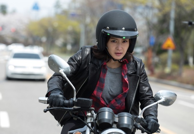 Korean Dramas To Watch If You’re Sick of Romance: ‘Through the Darkness,’ ‘D.P.,’ More