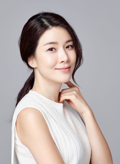 Lee Bo Young