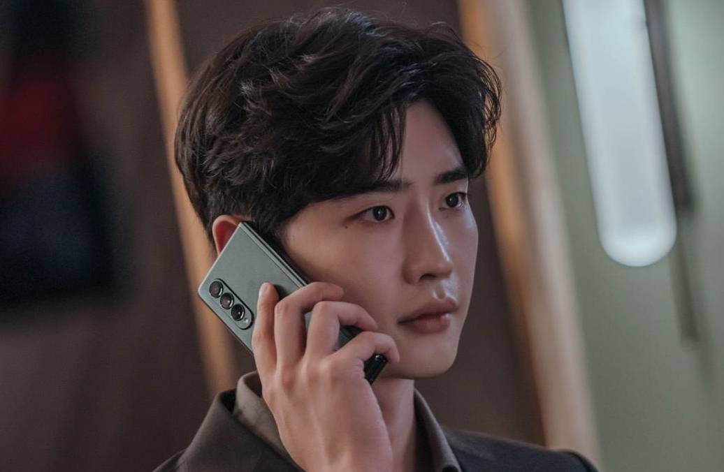 ‘big Mouth Episode 1 Lee Jong Suk Becomes Double Agent Kdramastars 9758