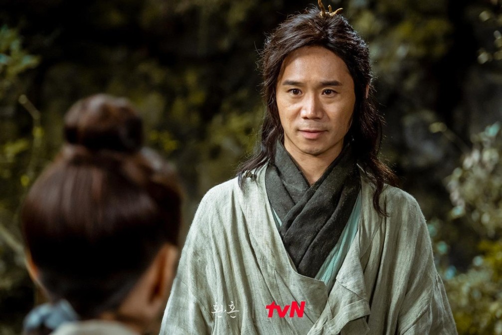 Alchemy of Souls' Episode 5: Lee Jae Wook Gives Up On Being Jung So Min's  Pupil | KDramaStars