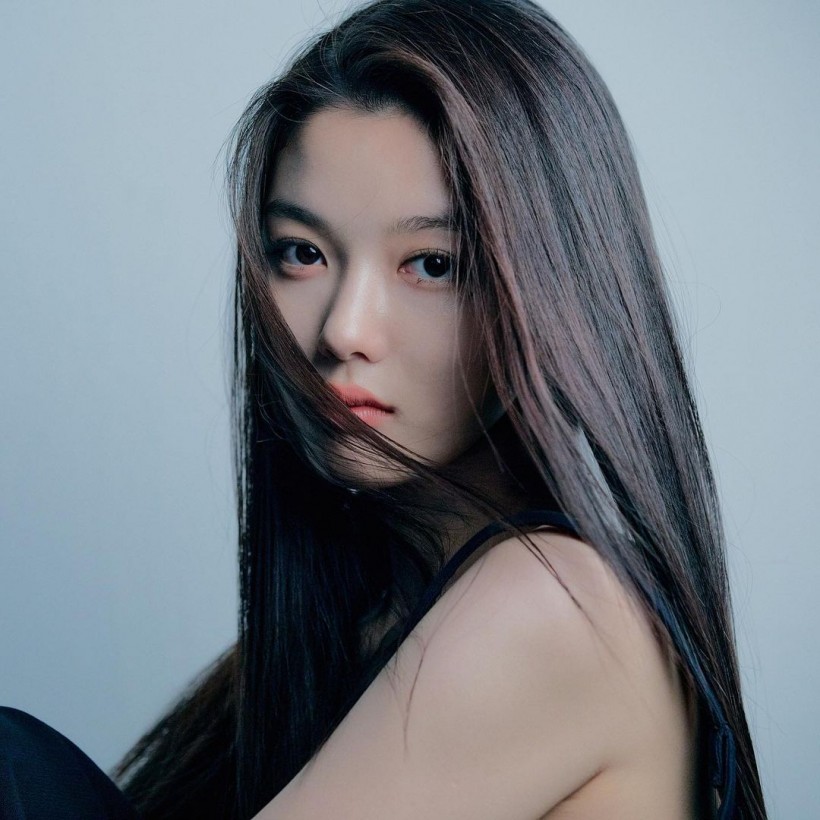 Kim Yoo Jung Gets Involved in Love Triangle in New Netflix Film ‘20th Century Girl’