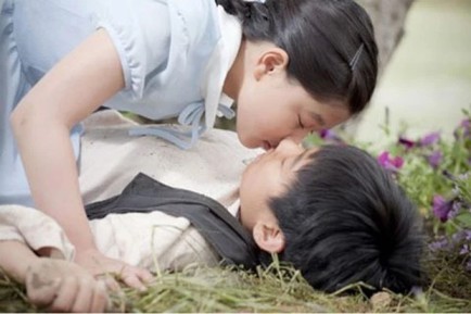 K-Drama Stars Who Had Kissing Scenes Before Legal Age: Kim Yoo Jung, Yeo Jin Goo, More