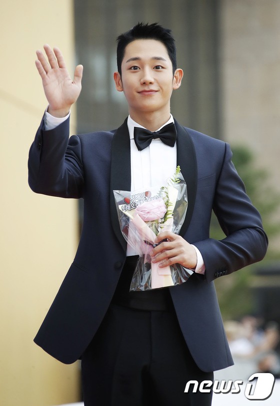 Blue Dragon Series Awards 2022 Jung Hae In