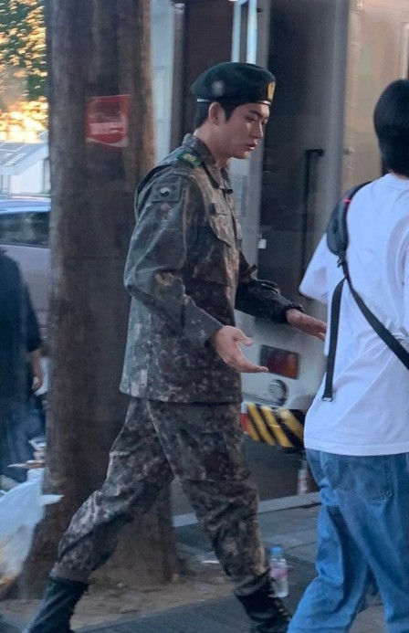 Kang Tae Oh Spotted in Military Uniform— Has He Enlisted?