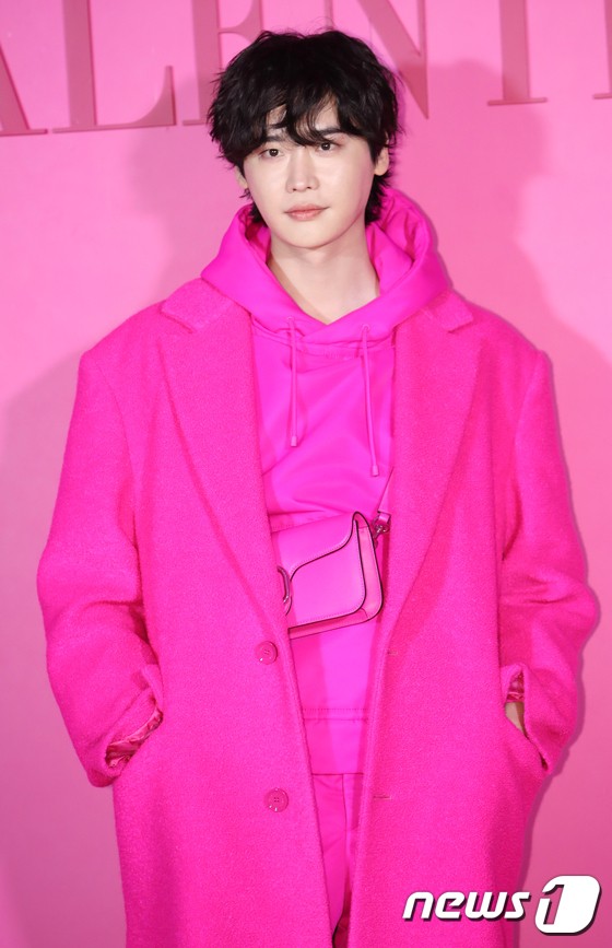 Lee Jong Suk Dons in Hot Pink at Valentino Event—And He’s Making Us Blush!