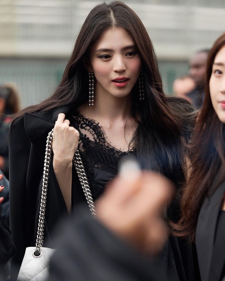 Han So Hee Spotted Fangirling Over American Supermodel Bella Hadid