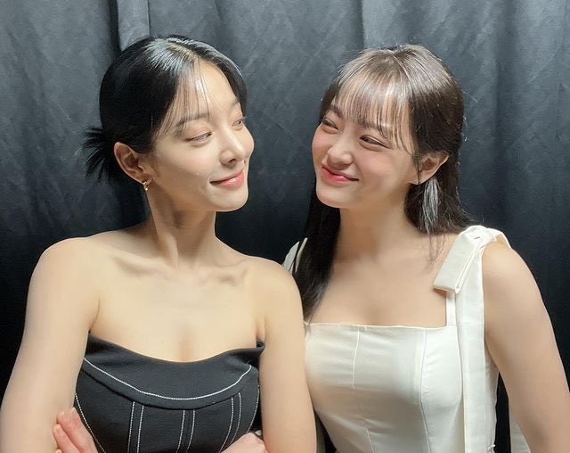 ‘Business Proposal’ Stars Kim Sejeong, Seol In Ah Send Fans Into Frenzy With Their Reunion
