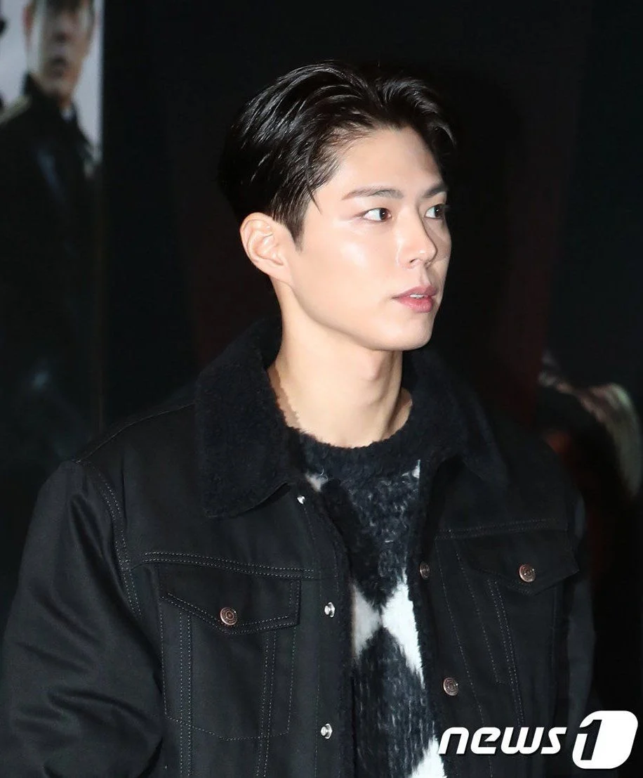 Park Bo Gum Sets Internet To Frenzy With His Jaw-Dropping Visuals