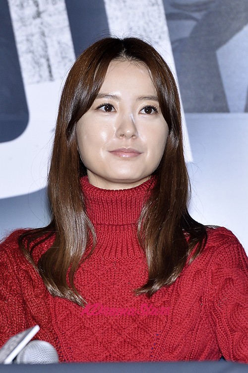 Jung Yoo Mi Attends 'Tough as Iron' Movie Premiere [Sep 25] | KDramaStars