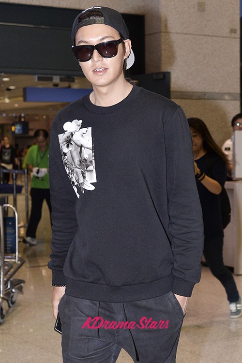 Lee Min Ho's Mischievous Airport Fashion Returning Back to Korea After ...