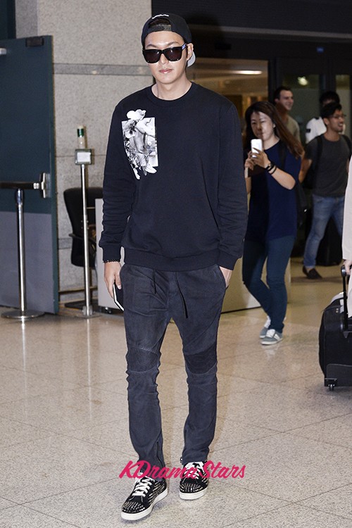 Lee Min Ho's Mischievous Airport Fashion Returning Back to Korea After ...