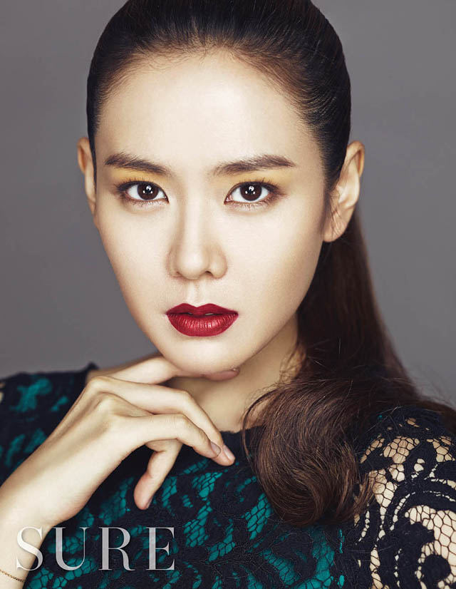 Son Ye Jin Looks Elegant for 'SURE' Magazine October 2013 Issue ...