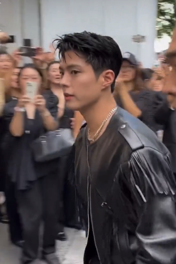 Park Bo Gum Sets Internet To Frenzy With His Jaw-Dropping Visuals