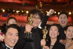 Bong Joon-ho, Lee Sun-kyun and other casts of 