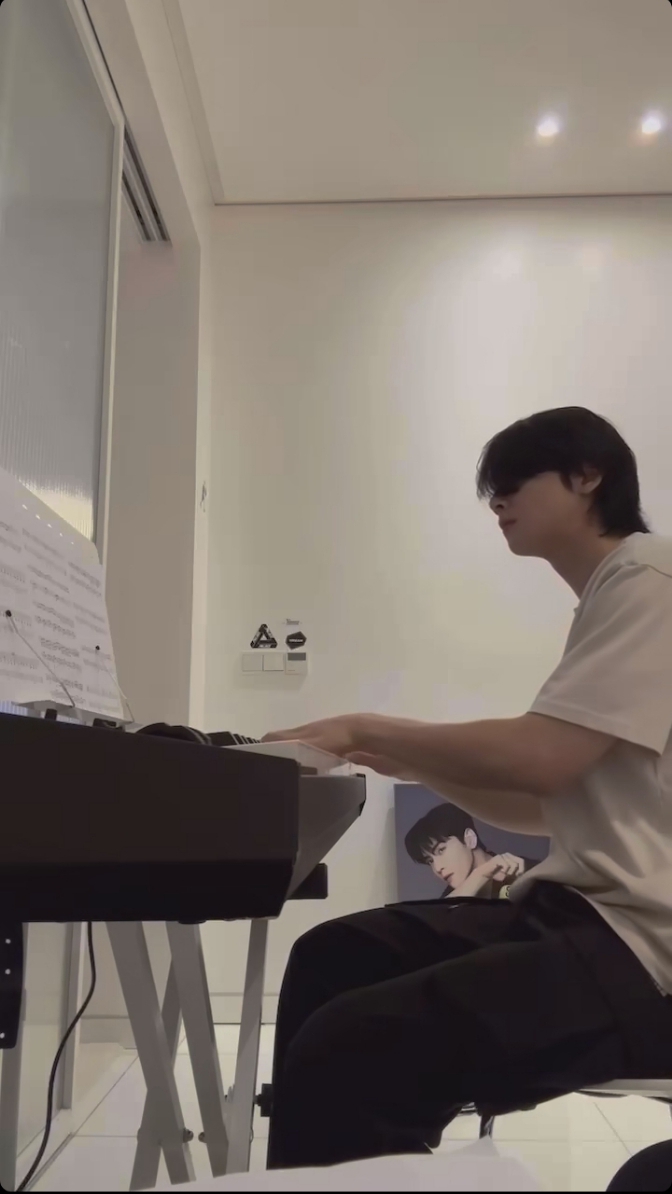 Cha Eun woo s Piano Skills Raise Eyebrows What s He Hiding