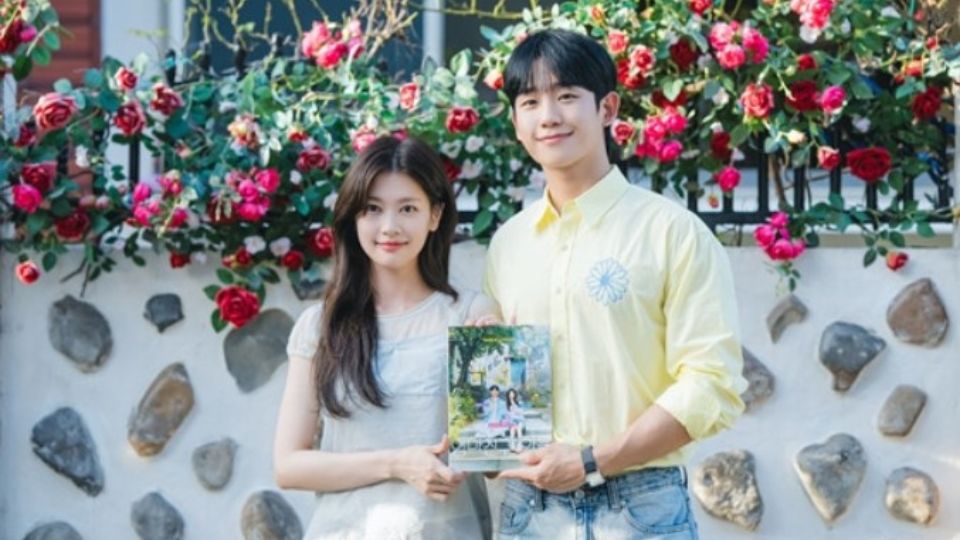 Jung Hae In and Jung So Min Share Emotional Farewell Ahead of ‘Love Next Door’ Finale