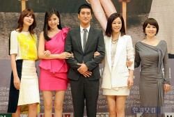 Yoo Inyoung, Gong Hyunjoo, Shin Hyunjun, Kim Hyunjoo, and Ha Heera