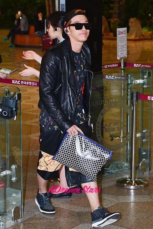2PM's Jun.K and Junho at Gimpo Airport Heading to Japan - April 15 ...