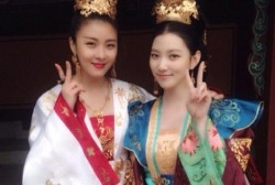 ‘Empress Ki’ Im Joo Eun & Her Rival Ha Ji Won Looking Friendly