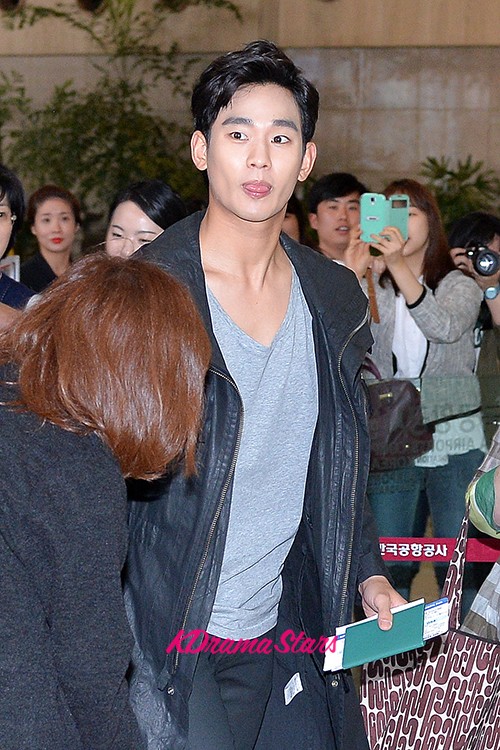 Kim Soo Hyun at Gimpo Airport Heading to Japan for Fan Meeting - May 17