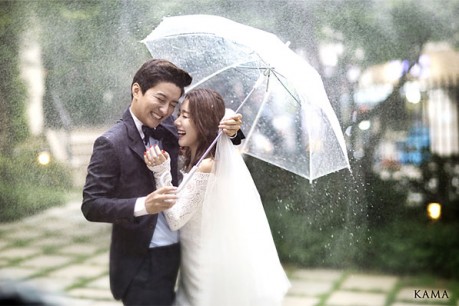 In Gyo Jin And So Yi Hyun Release Their Pre Wedding Photos Kdramastars