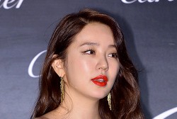 Yoon Eun Hye 